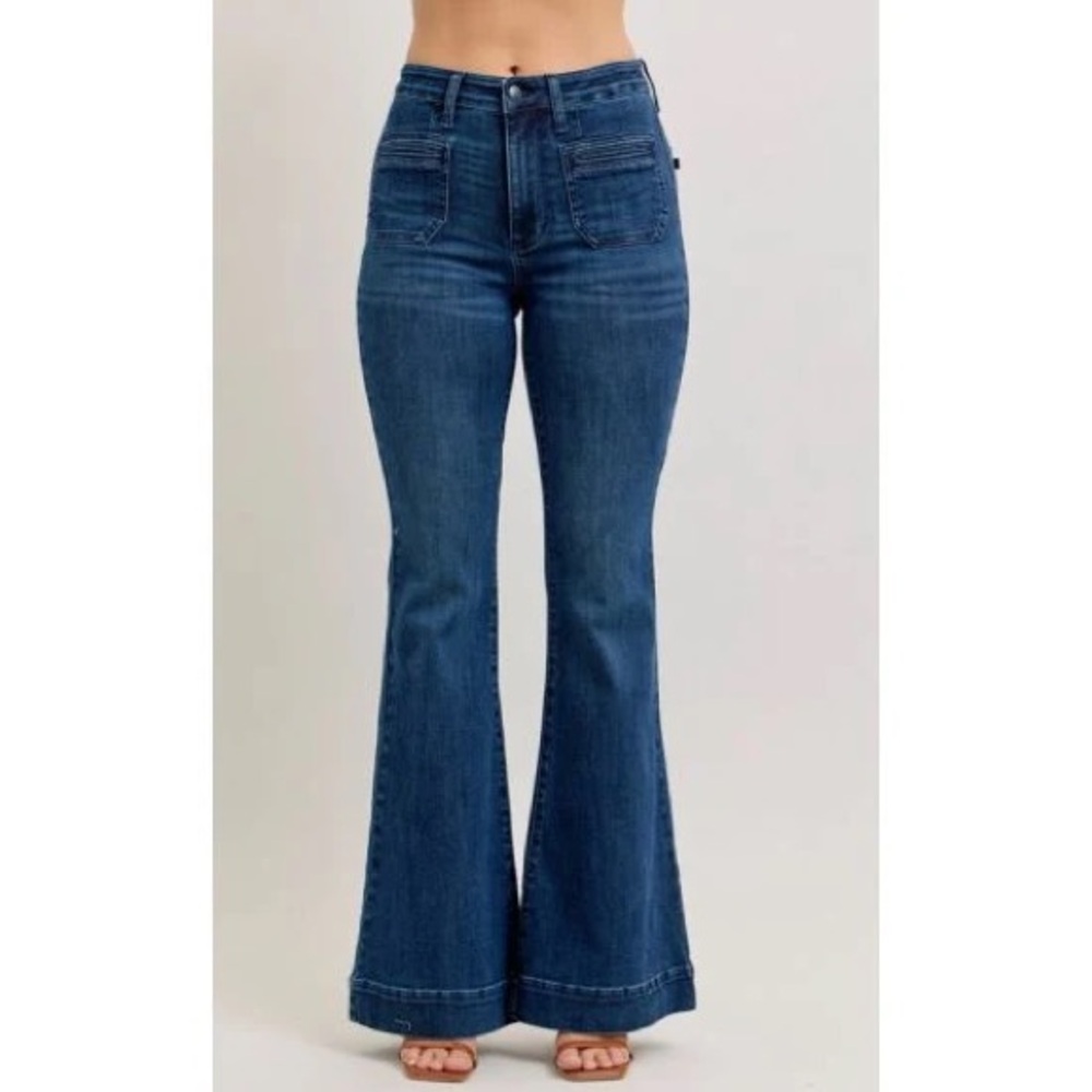 BRAND NEW WITH TAGS Judy Blue High Rise Flare Jeans with Vintage Pockets